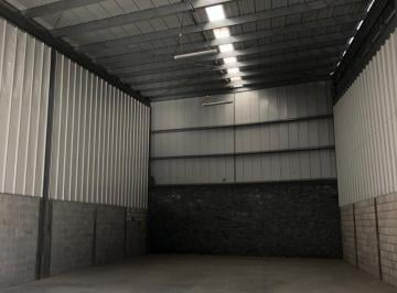 Bodega comercial · 200m² · 4 Estacionamientos · Bodega Comercial en Querétaro