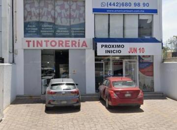 Local comercial · 200m² · 4 Estacionamientos · Excelente Local Comercial