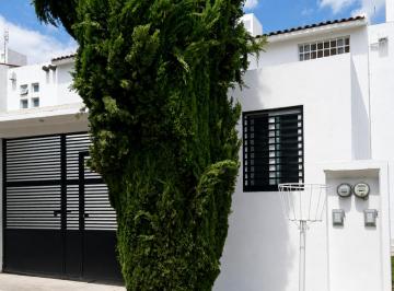 Casa de 4 habitaciones, Corregidora · Casa en Venta en Mision Mariana, Corregidora