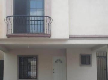 Fachada · Casa 3 Recámaras en Fraccionamiento Cerrado — Hacienda La Magueyada · $13,000