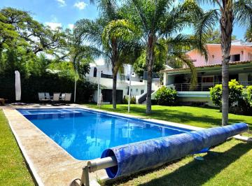 Casa de 4 habitaciones, Zapopan · Casa de 1703 m² con 4 Recámaras en Venta en Las Cañadas