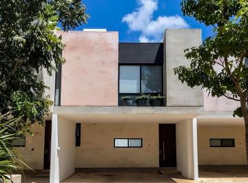 Casa de 2 habitaciones, Mérida · Townhouse (2) Amueblado en Venta en Privada Návita en Santa Gertrudis Copó