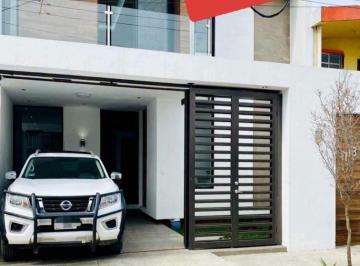 Casa de 3 habitaciones, Guadalupe · Venta Casa Remodelada Puesta S0l (Cerca Zona Contry)