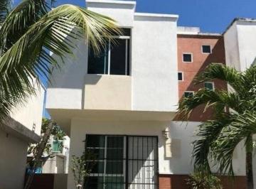 Casa en condominio de 3 habitaciones, Solidaridad · Casa en Playa Azul - Playa del Carmen