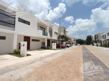 Casa · 130m² · 3 Recámaras · 2 Estacionamientos · Venta Casa en Cancun Arbolada