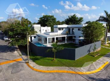 Casa · 615m² · 4 Recámaras · Casa en Venta en Campestre Cancun