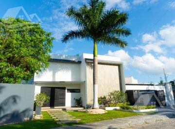 Casa · 615m² · 4 Recámaras · Casa en Venta en Campestre Cancun