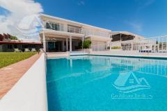 Casa · 450m² · 4 Recámaras · Casa en Venta Brisas Zona Hotelera Cancún