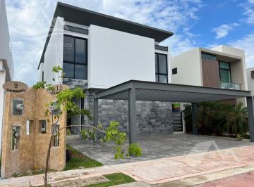 Casa · 358m² · 4 Recámaras · Casa en Venta Lagos del Sol Cancún
