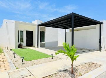 Casa de 2 habitaciones, Mérida · Casa en Venta de Una Planta, en Gran Santa Fe en Una Cerrada
