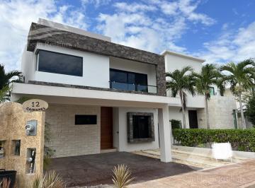 Casa · 356m² · 4 Recámaras · Casa en Venta Cancun Lagos del Sol