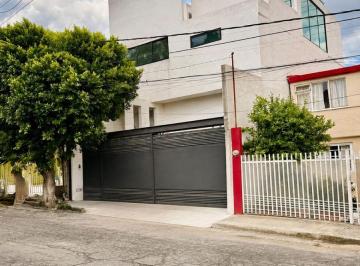 Casa de 4 habitaciones, Tlalnepantla de Baz · Casa en Venta en Ampliación Vista Hermosa, Tlalnepantla de Baz