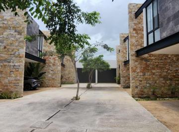 Casa en condominio de 3 habitaciones, Mérida · Town House con 3 Recamaras - Es Amplio y Moderno Tres Niveles, con 4.5 Baños + Mas Estudio