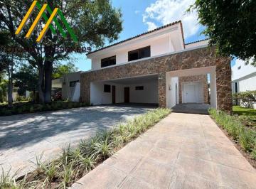 Casa de 3 habitaciones, Zapopan · Casa de 450 m² con 3 Recámaras en Renta en Valle Real