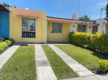 Casa · 47m² · 2 Recámaras · 1 Estacionamiento · Casa de un Nivel con 2 Recámaras