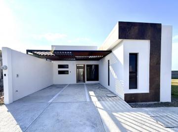 Casa · 140m² · 3 Recámaras · 2 Estacionamientos · Casa en Venta en Lomas del Mediterráneo Riviera Veracruzana Alvarado Veracruz