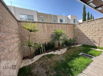 Casa en condominio · 111m² · 3 Recámaras · 2 Estacionamientos · Casa en Condominio en Zakia Querétaro