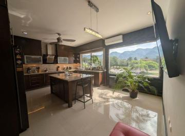 Casa de 5 habitaciones, Monterrey · Casa en Venta en Club Residecial Carolco, Monterrey