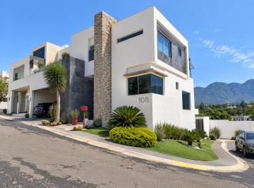 Casa de 5 habitaciones, Monterrey · Casa en Venta en Club Residecial Carolco, Monterrey