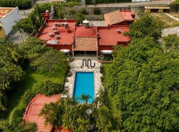 1 · Casa en Venta en Vista Hermosa Delicias Cuernavaca Alberca, Cancha de Tenis, Jardines