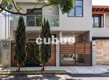 Casa de 4 habitaciones, Coyoacán · Casa Para Remodelar con Excelente Ubicación, a Una Calle de Av Miguel Ángel de Quevedo