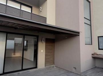 Casa en condominio de 5 habitaciones, Metepec · Casa en Venta de 4 Recamaras en La Col. Las Jaras, Metepec