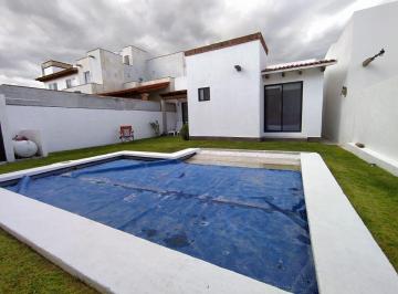 Casa en condominio de 3 habitaciones, Tequisquiapan · Casa en Renta Amueblada con Alberca en Tequisquiapan