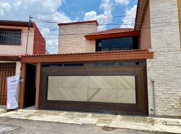 Casa · 285m² · 3 Recámaras · 2 Estacionamientos · Casa en Venta en Col. El Cerrito (Puebla)