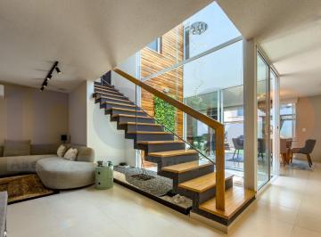 Escalera - Patio interior · Casa Amueblada en Renta en Santa Fé Juriquilla