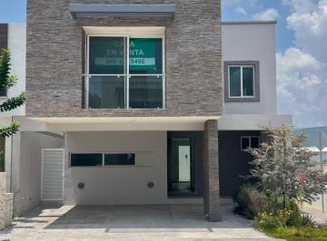 Casa · 208m² · 3 Recámaras · 2 Estacionamientos · Casa en La Vista Residencial