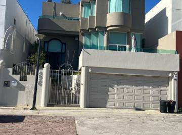 FRENTE · Casa de Lujo en Renta en Zona Exclusiva de Tijuana