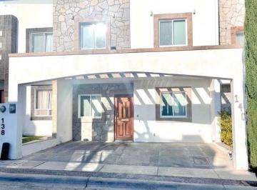 Casa · 180m² · 4 Recámaras · 3 Estacionamientos · Casa - La Parroquía
