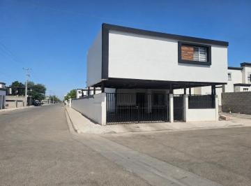 N/A · Hermosa Casa en Esquina en Venta en Privada Campestre 2