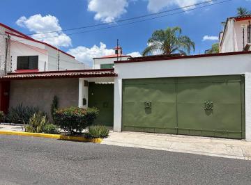 N/A · Casa en Venta Villas del Parque | 4 Recámaras | Jardín, Terraza y Rec en Pb