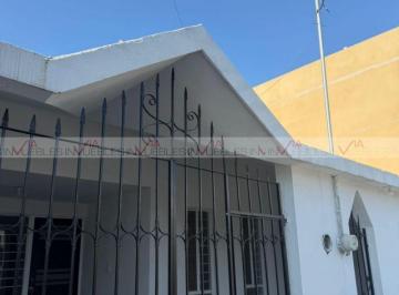 Casa · 65m² · 2 Recámaras · 1 Estacionamiento · Casa en Renta en Las Puentes Sector 15