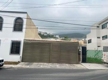 Casa · 200m² · 2 Recámaras · 2 Estacionamientos · Casa en Venta en Las Cumbres
