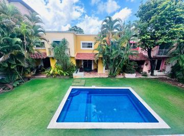 Casa · 210m² · 2 Estacionamientos · Casa en Venta