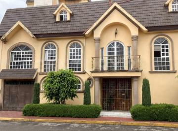 Casa · 534m² · 8 Recámaras · 1 Estacionamiento · Casa en Venta en Coyoacan