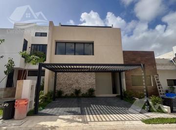Casa · 279m² · 3 Recámaras · 2 Estacionamientos · Casa en Venta en Rio Cancun