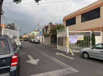 Casa de 3 habitaciones, Iztacalco · Casa en Renta en Calle Cerrada Para Habitar o Para Bodega Bodega