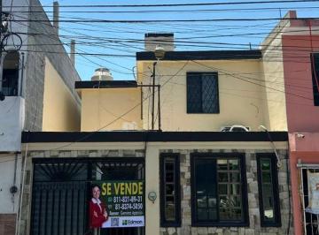 Casa de 2 habitaciones, San Nicolás de los Garza · Casa en Venta Col. Balcones de Santo Domingo!