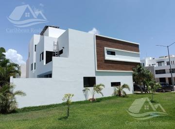 Casa · 222m² · 3 Recámaras · 2 Estacionamientos · Casa en Venta en Arbolada