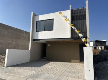 Casa de 3 habitaciones, El Marqués · Casa en Renta en Zizänä Zakia | 3 Recámaras Cada Una con Baño Completo