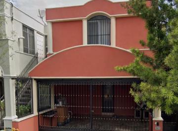 Casa de 4 habitaciones, General Escobedo · Venta de Casa en Cerrada de Anahuac Residencial, Ciudad General Escobedo, Nuevo Leon