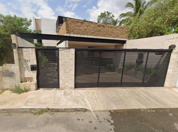 Casa de 5 habitaciones, Mérida · Casa de 290 m² con 5 Recámaras en Venta en Fraccionamiento Montebello, Merida