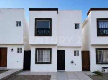 Casa · 81m² · 2 Recámaras · 2 Estacionamientos · Casa en Renta en Fraccionamiento Molino de Agua, Chihuahua