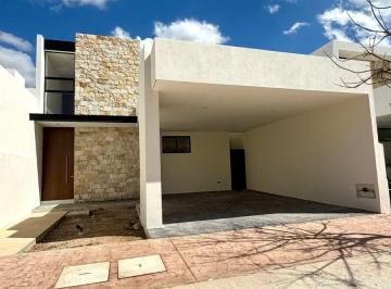 Casa en condominio de 4 habitaciones, Mérida · Casa en Venta en Margaritas 190, Cholul. Residencia de 4 Recámaras, Piscina
