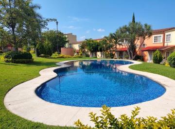Casa de 3 habitaciones, Temixco · ¡Bonita Casa con Terreno Excedente! 1 Rec en Planta Baja y 2 Rec. en Planta Alta.