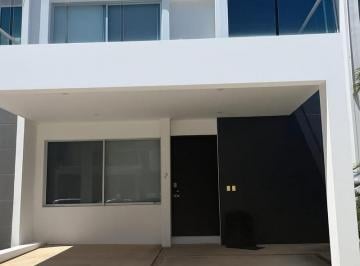 Casa · 190m² · 3 Recámaras · 2 Estacionamientos · Casa en Venta en Aqua