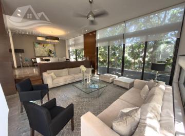 Casa · 350m² · 3 Recámaras · 2 Estacionamientos · Casa en Venta en Cumbres